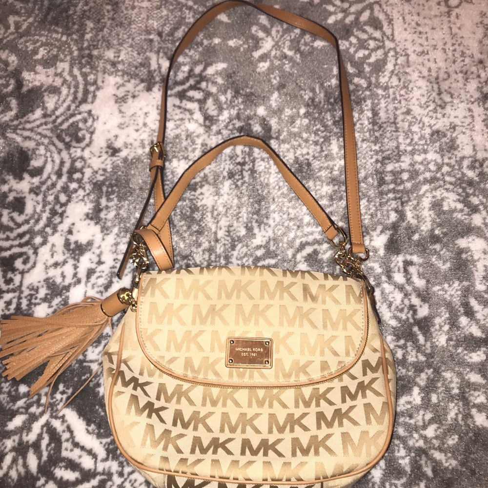 Michael Kors crossbody/arm purse